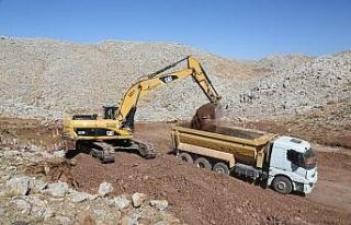 Erdemli’de yol bakım çalışmaları sürüyor