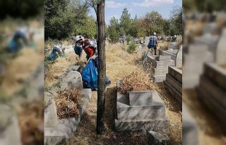 Ergani’de mezarlıklar temizlendi