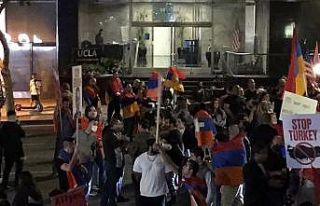 Ermeni göstericiler Los Angeles’da yolu kapatıp...