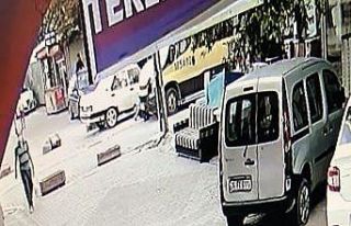 Esenyurt’ta çocuğu çarpan minibüsçüye meydan...