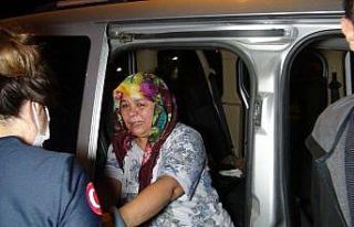 Eşinin çarptığı bisikletli kadını hareketiz...