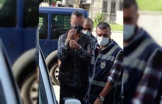 Eski kız arkadaşını bıçakladı