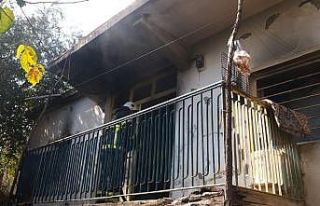 Evde çıkan yangına ilk müdahaleyi komşular yaptı