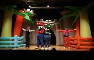 Eyüpsultanlı çocuklar “Süper Mario” ile buluştu