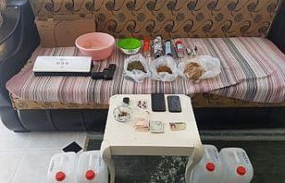 Fare ilacıyla uyuşturucu yaparak satan 3 şüpheli...