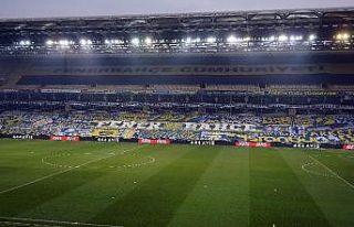 Fenerbahçe taraftarından dev pankart