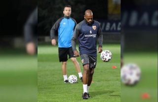 Fernandes ve Aziz takıma katıldı