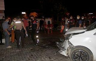 Fethiye’de hafif ticari araçla çarpışan ambulans...
