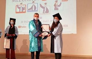 Gazi Üniversitesinde Çevrimiçi Mezuniyet Töreni