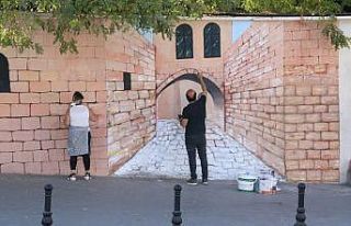 Gaziantep’in tarihi duvarlara yansıtılıyor