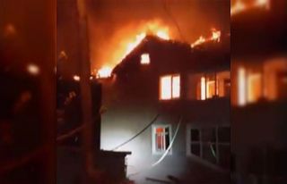 Gece saatlerinde çıkan yangın korkuttu