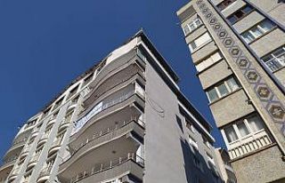 Genç kızı intihar etmekten polis ekipleri vazgeçirdi