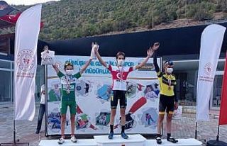 Gençlerden ikincilik kupası