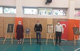 Gençlik Merkezi’nden "hat" ve "tezhip"...