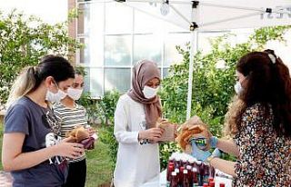 Gıda Gününde Adana Şalgamı ve simit ikram edildi