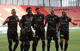 Göztepe, transfer sezonunu 11 yeni futbolcuyla kapattı