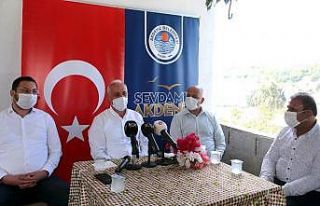 Gültak, kırsal mahallelerdeki vatandaşlarla bir...