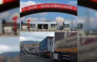 Gürcistan’da Türk tırları taşlanıyor