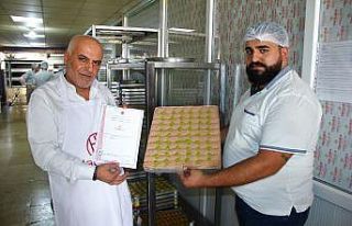Hacı Baba Pastaneleri, soğuk sütlü baklavayı...