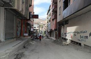 Hakkari’de yol asfaltlama hazırlığı