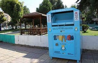 Haliliye’de giyim kumbaraları kuruldu