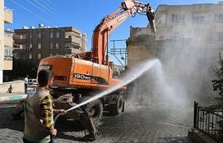 Haliliye’de metruk yapılar yıkılıyor