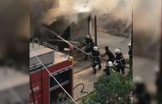 Hatay’da depo yangını