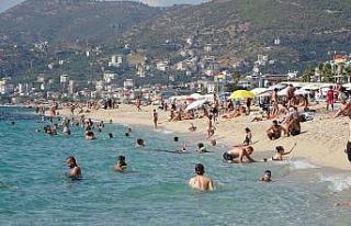 Hava ve deniz suyu sıcaklığı eşitlendi, tatilciler...