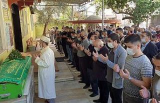 Hayatını kaybeden Zümrüt Öztürk son yolculuğuna...