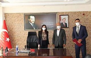 Hayırsever iş adamı 49 yıl önce mezun olduğu...