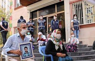 HDP önündeki annelerin çığlığı diğer aileleri...