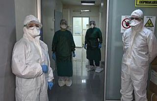 Her gün binlerce test yapıp Kovid-19’a yakalanmıyorlar