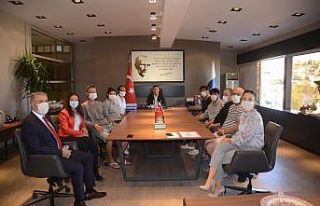 Heykeltraşlar Başkan Günel’i ziyaret etti