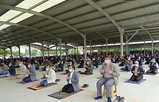 Hisarcık’ta Cuma namazları artık camilerde kılınacak