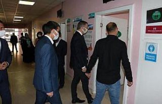 Hizan Kaymakamı Yelek, devlet hastanesini ziyaret...
