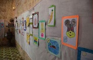 İdlib’de görme engelliler el sanatları sergisi...