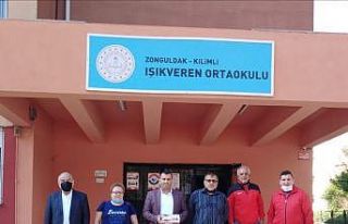 İhtiyaç sahibi öğrencilere tablet desteği