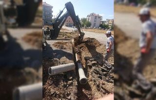 İki mahalleye yağmur suyu tahliye boruları döşendi