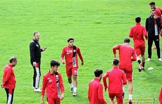 İlhan Var Eskişehirspor’da ’Havuz Sistemi’ni...