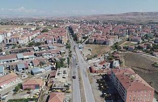 İlleri ve ilçeleri farklı ama birlikte yaşıyorlar