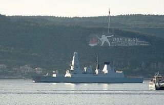 İngiliz savaş gemisi Çanakkale Boğazı’ndan...