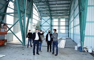 İnönü’de pazar yerinin dış cephe kaplama çalışmaları