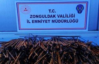 İnşaat demirlerini çalarken suçüstü yakalandılar