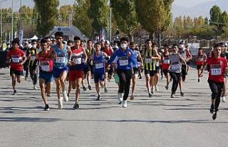 İpekyolu’nda ‘Cumhuriyet’ koşusu