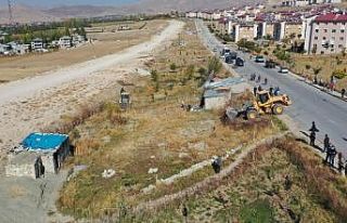 İpekyolu’nda kaçak yapılar yıktırılıyor