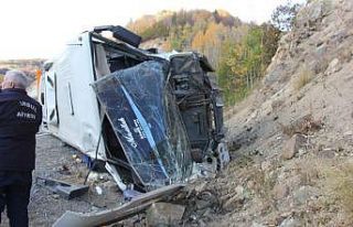 İşçi servisi devrildi 26 yaralı