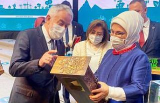 Isparta Belediye Başkanı Başdeğirmen’den Emine...