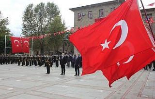 Isparta’da 29 Ekim kutlamaları çelenk töreniyle...