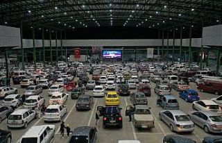 Isparta’da arabada sinema keyfi