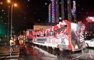 Isparta’da Cumhuriyet TIR’ı ve mehteran gösterisi...